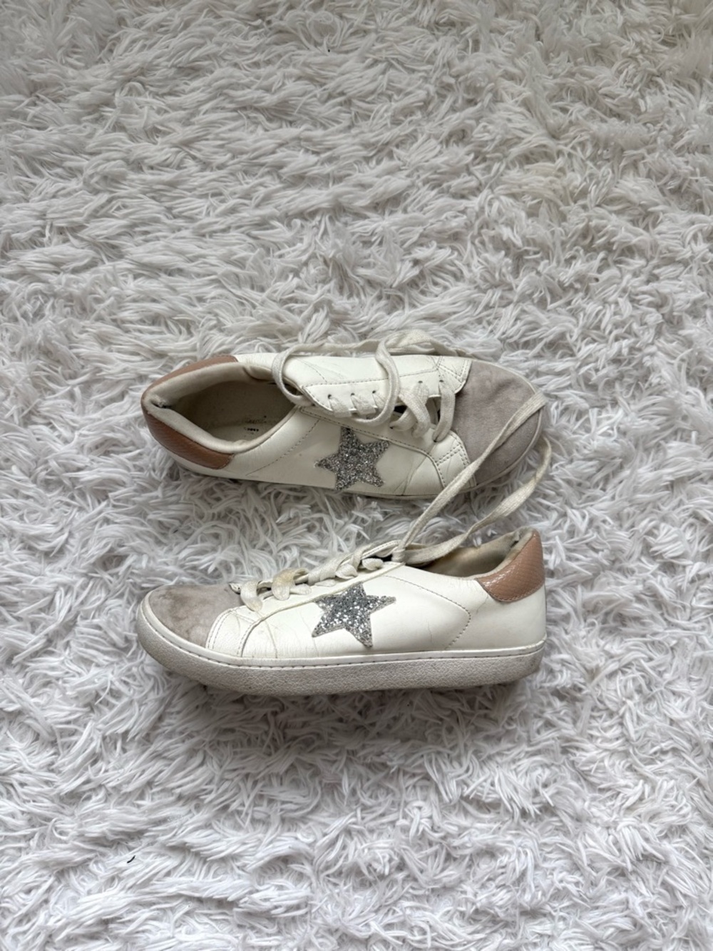 Universal Thread White Sneakers with Silver Star and Tan Heel